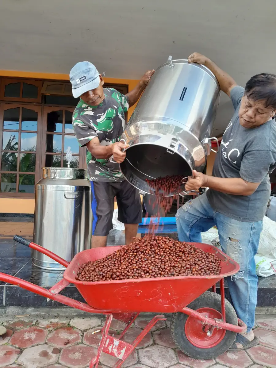 AGA Agriculture post-harvest coffee documentation – photo 11.